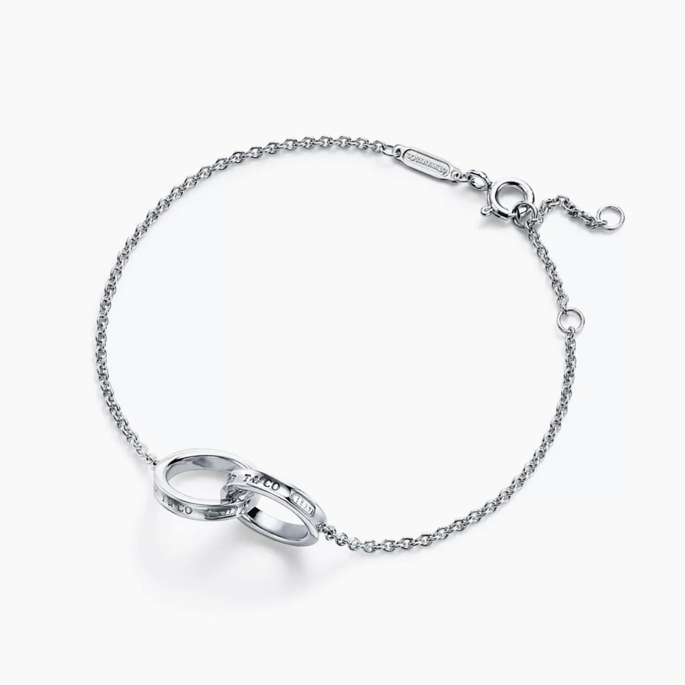Tiffany 1837
Interlocking Circles Chain Bracelet
in Silver, NWOT